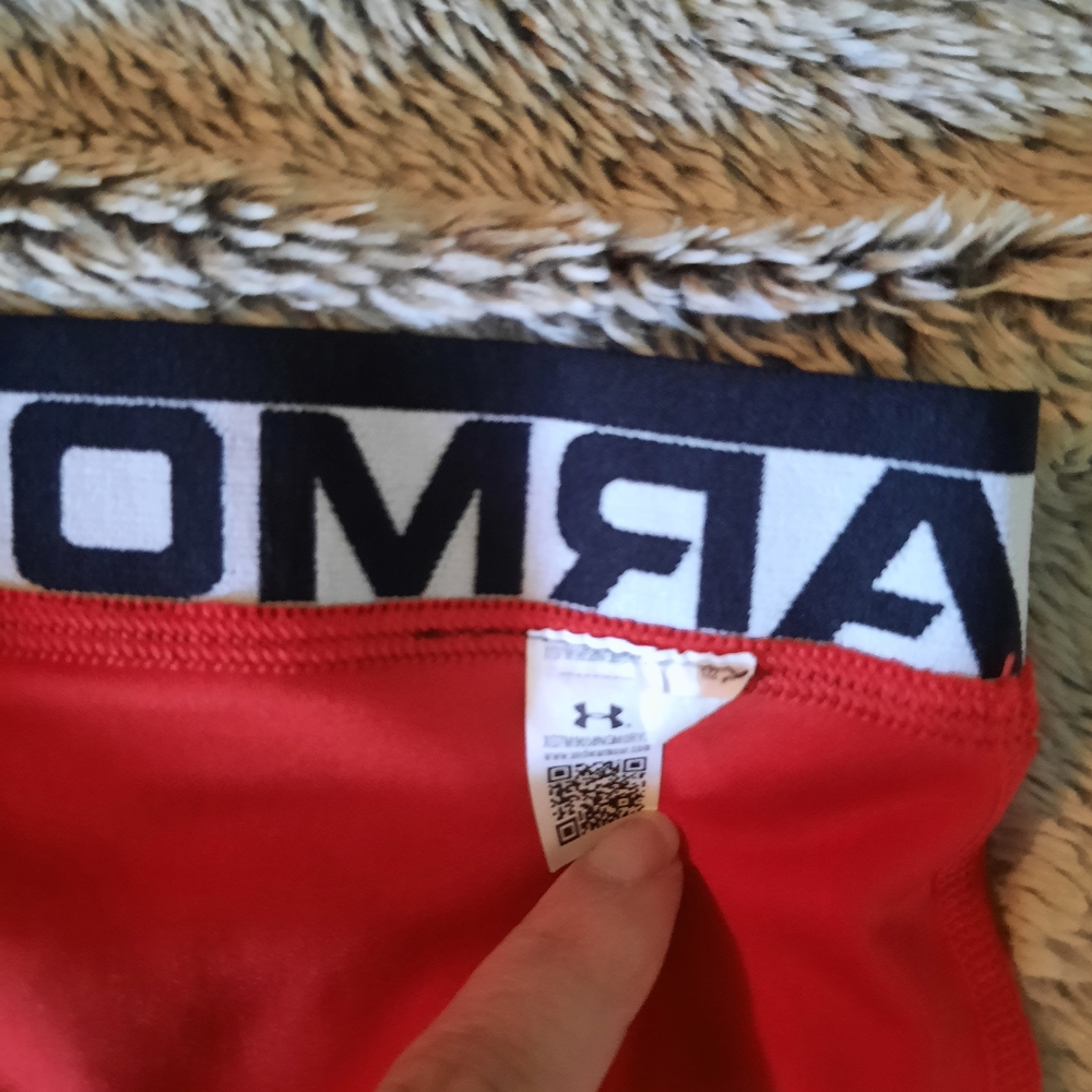 Under Armour Red Performance Shorts - Picture 4 of 4